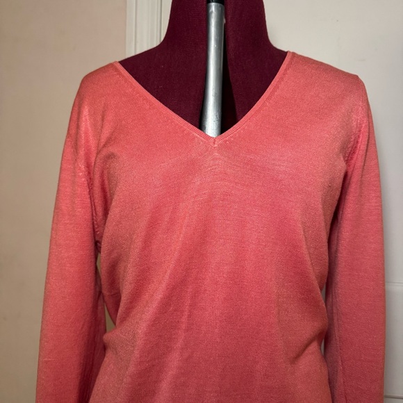 Banana Republic Sweater Womens Size M Pink Silk Blend V-neck Preppy Casual - Picture 3 of 15